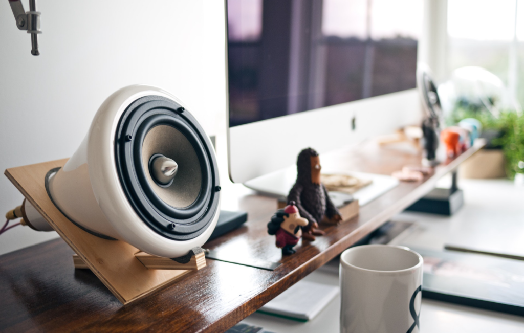 apple-desk-designer-display