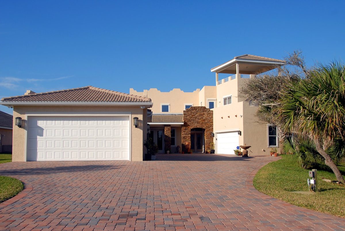 Installing a New Garage Door Can Give Your Home a Lift